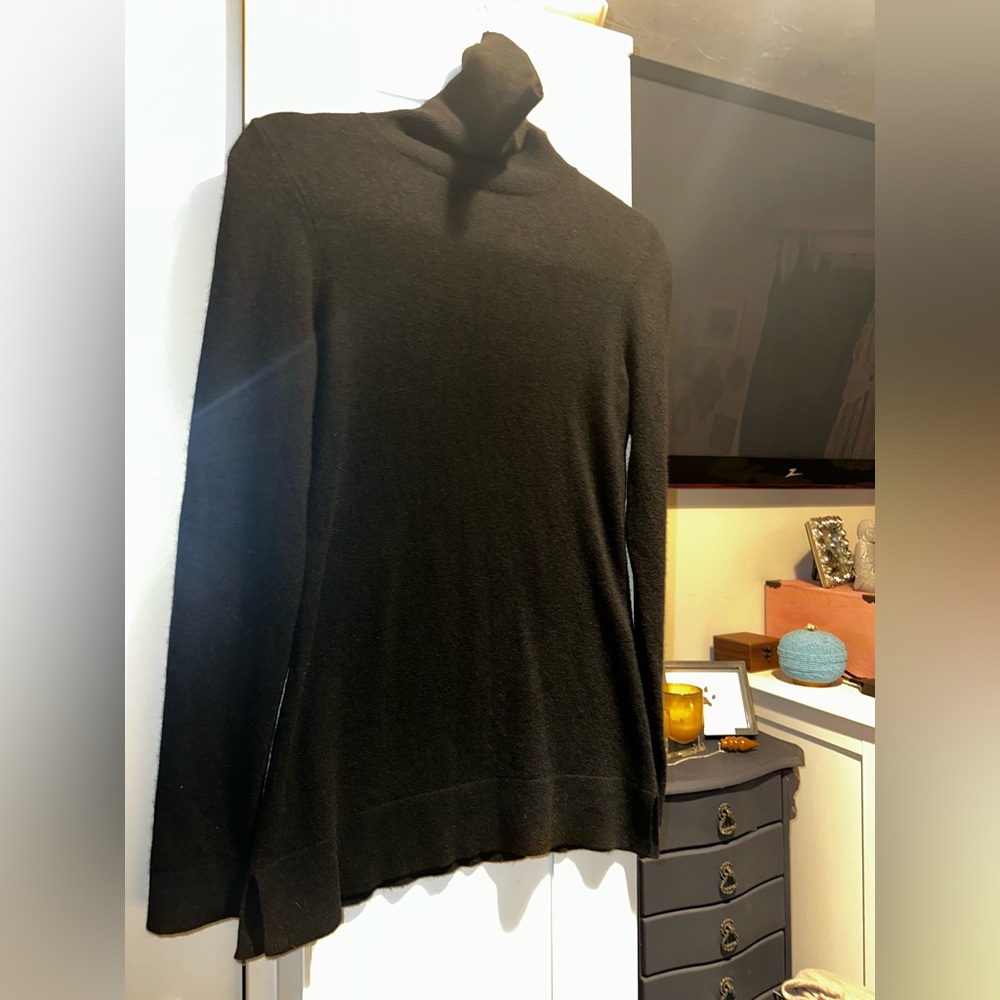 100% Cashmere Black Turtleneck Sweater - Picture 9 of 13